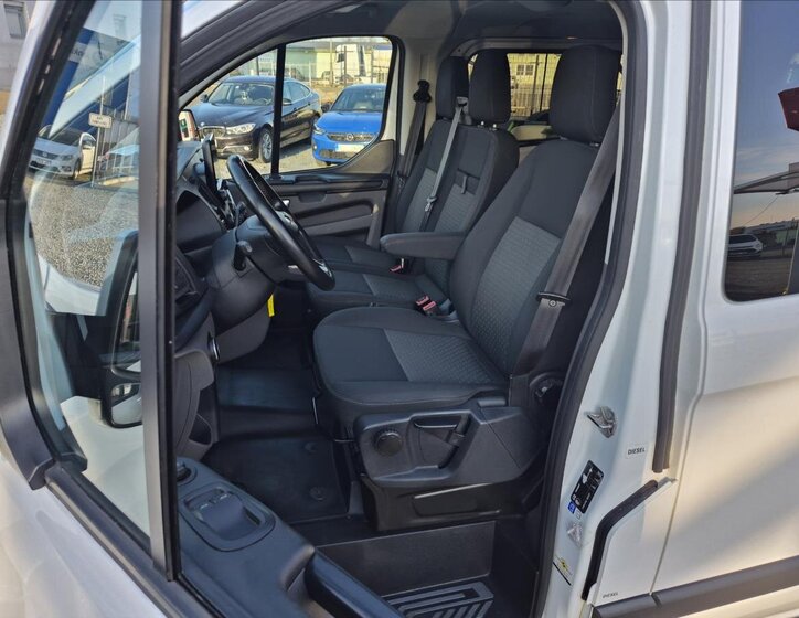 Ford Tourneo Custom MPV 2,0 l 96 kw