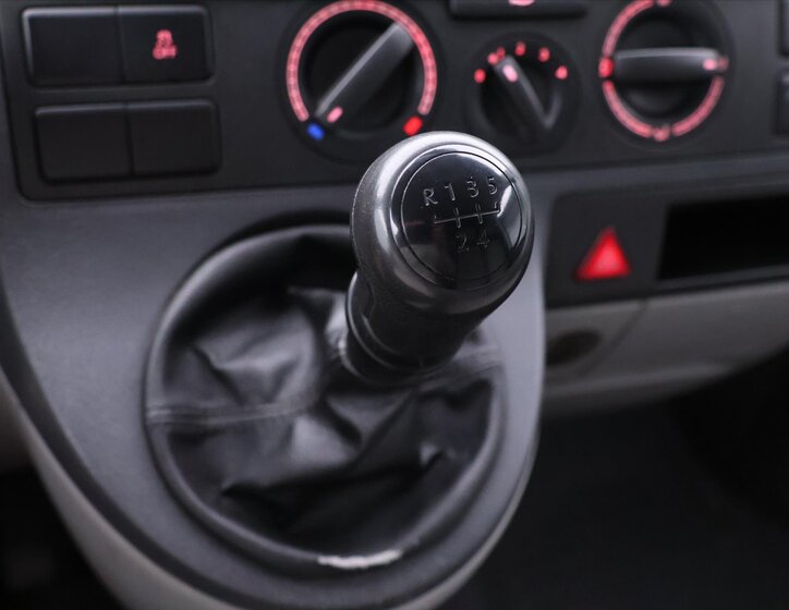 Volkswagen Transporter 25