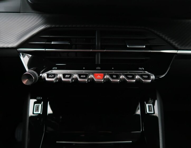 Peugeot 2008 SUV / Terénní 1,2 l 74 kw