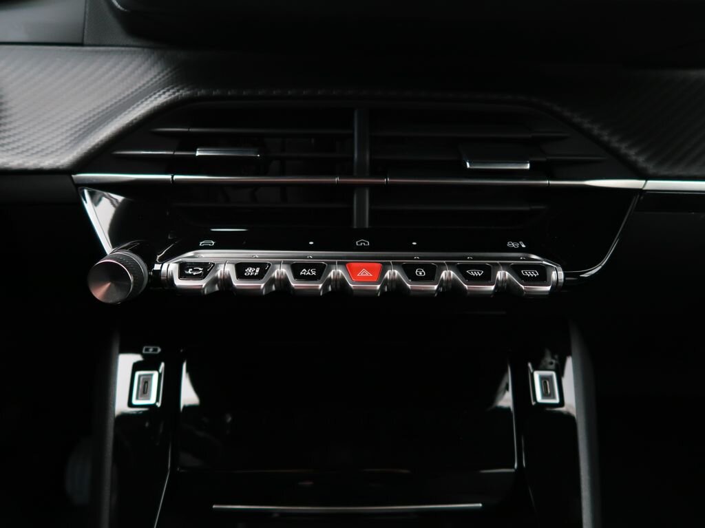 Peugeot 2008 SUV / Terénní 1,2 l 74 kw