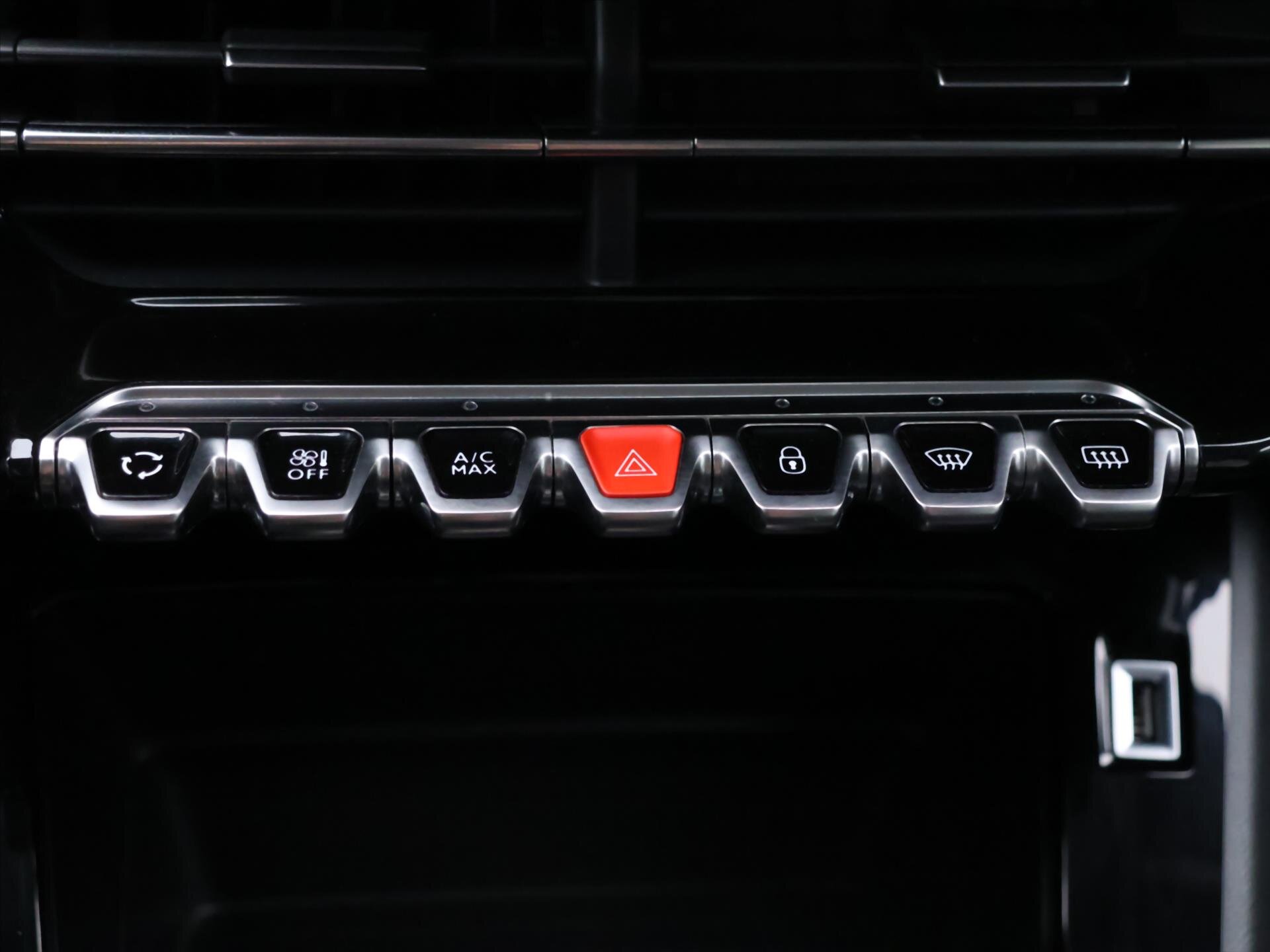 Peugeot 208 Hatchback 0,0 100 kw