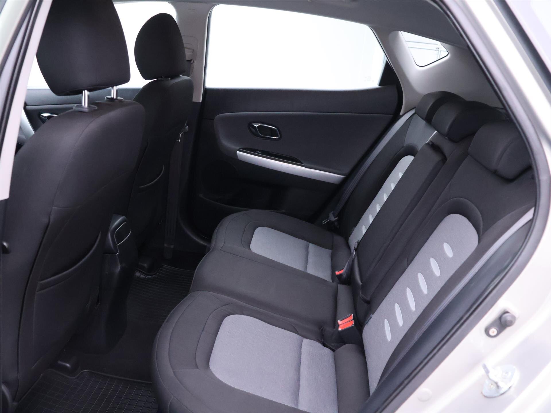 KIA Ceed Hatchback 1,6 l 99 kw