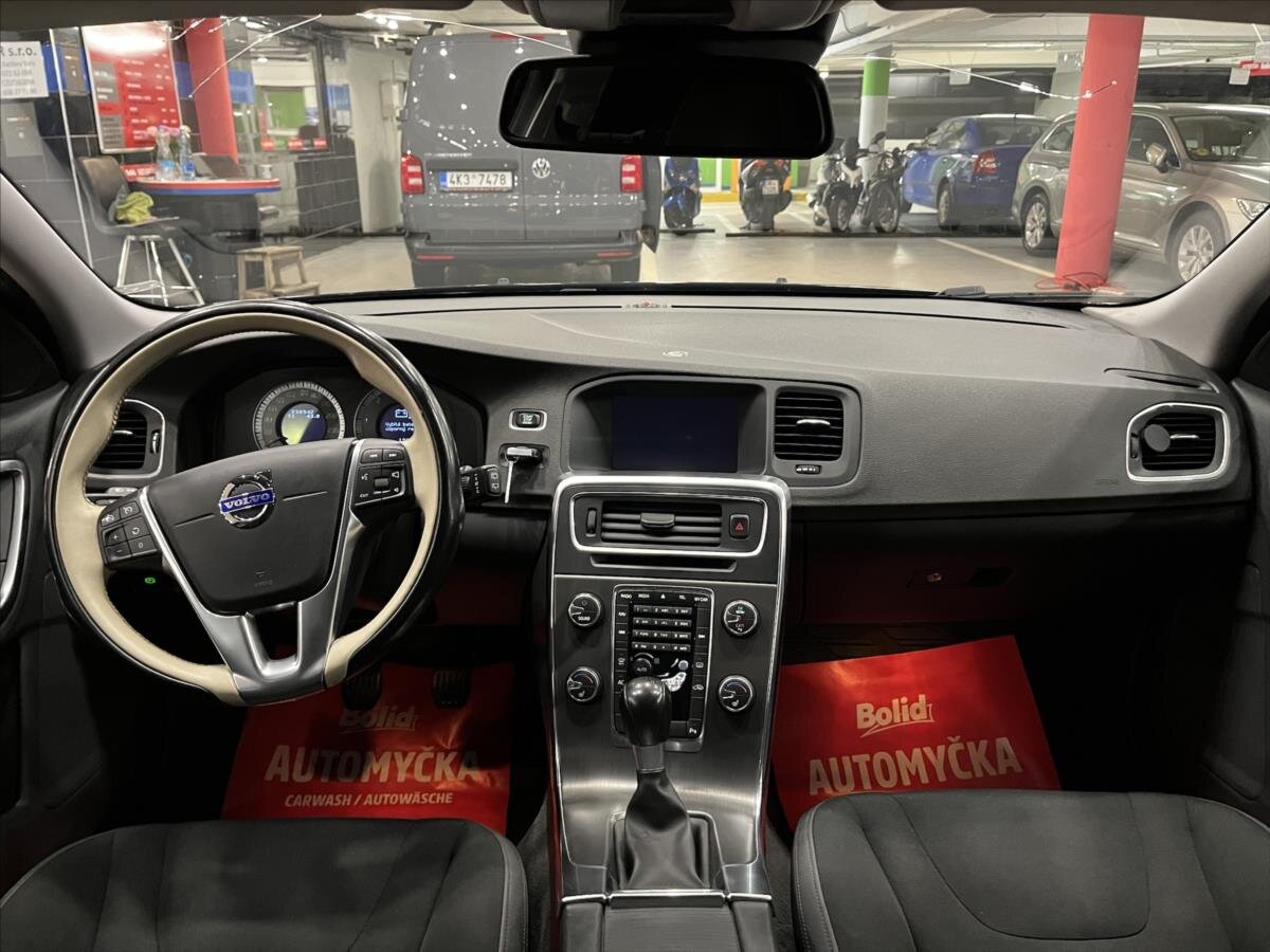 Volvo V60 Kombi 2,0 l 120 kw