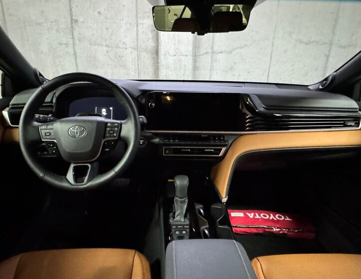 Toyota Camry Sedan / Limuzína 2,5 l 160 kw