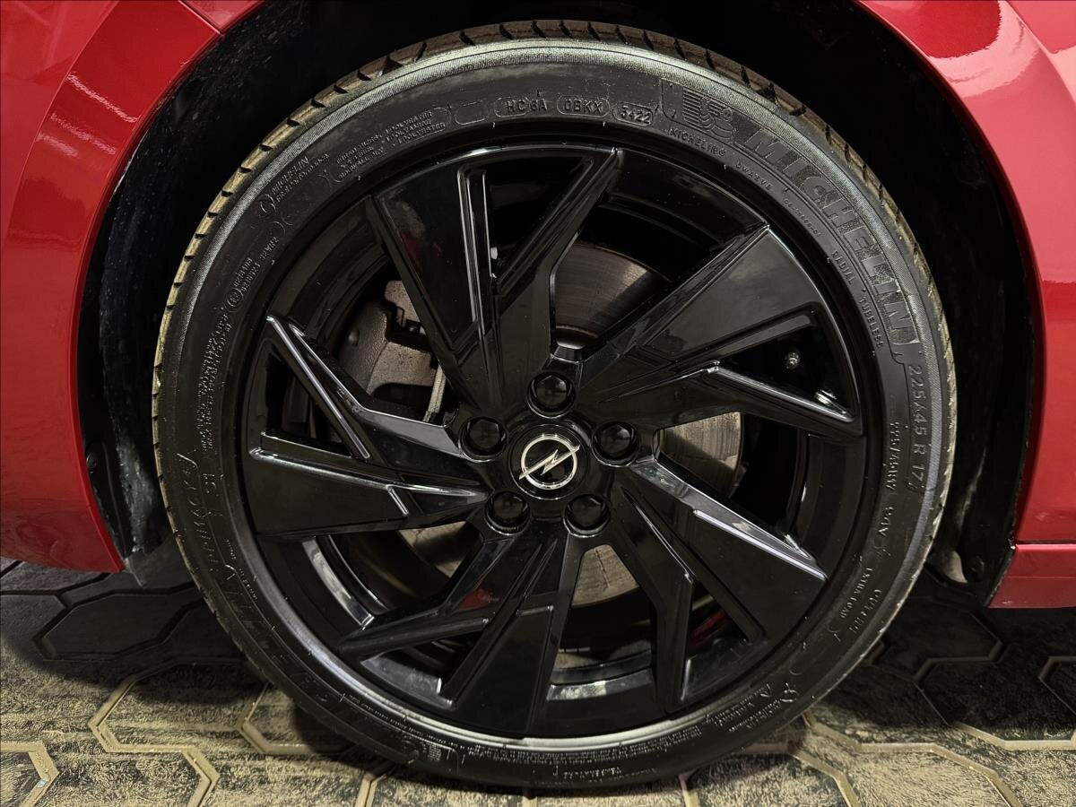 Opel Astra Hatchback 1,6 l 133 kw