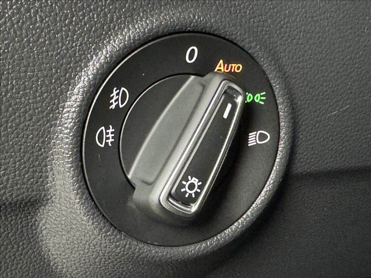 Volkswagen T-Roc SUV / Terénní 1,5 l 110 kw