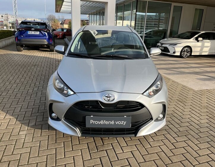 Toyota Yaris 9