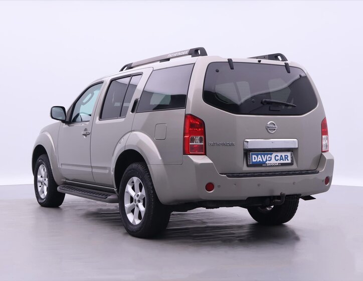 Nissan Pathfinder 5