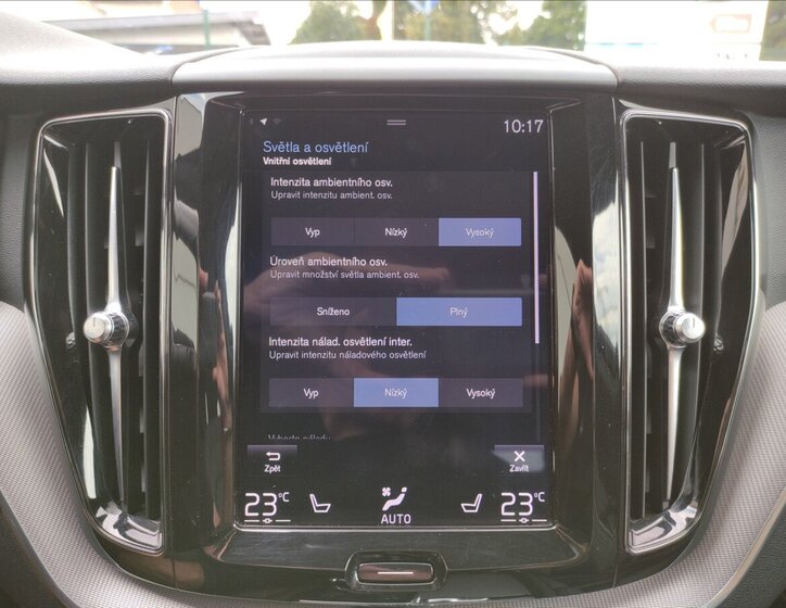 Volvo XC60 SUV / Terénní 2,0 l 140 kw