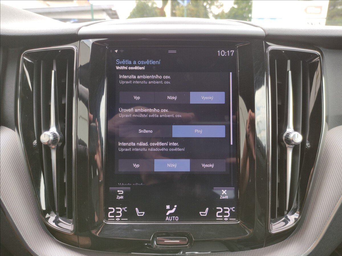 Volvo XC60 SUV / Terénní 2,0 l 140 kw