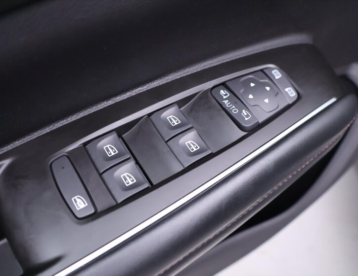 Renault Koleos SUV / Terénní 2,0 l 135 kw