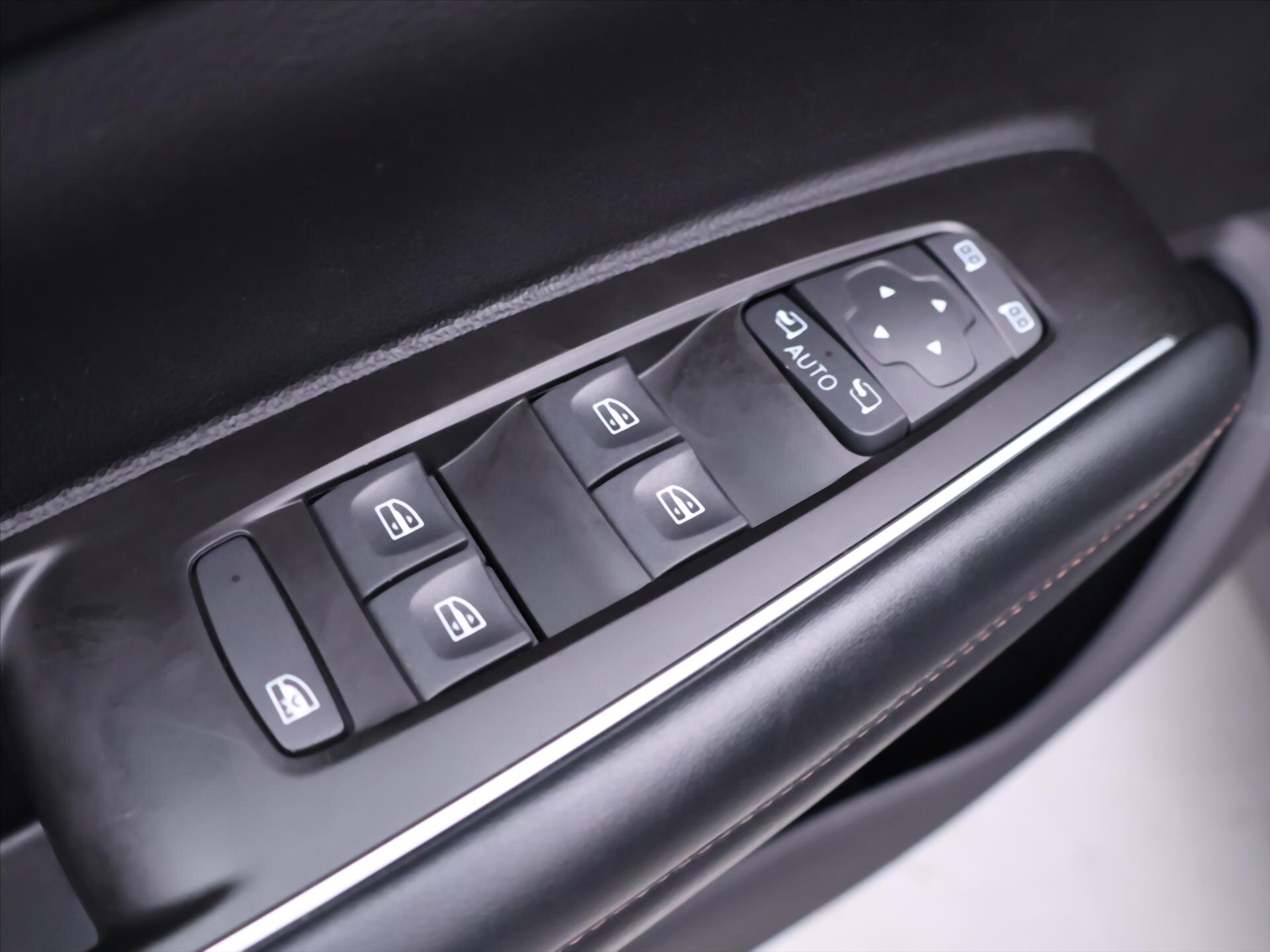 Renault Koleos SUV / Terénní 2,0 l 135 kw