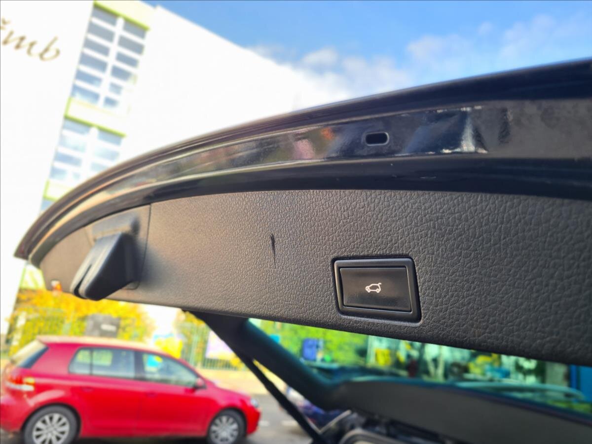 Volkswagen Touareg SUV 4,1 l 250 kw