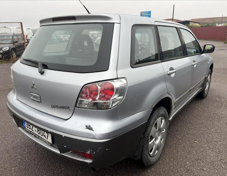 Mitsubishi Outlander 6