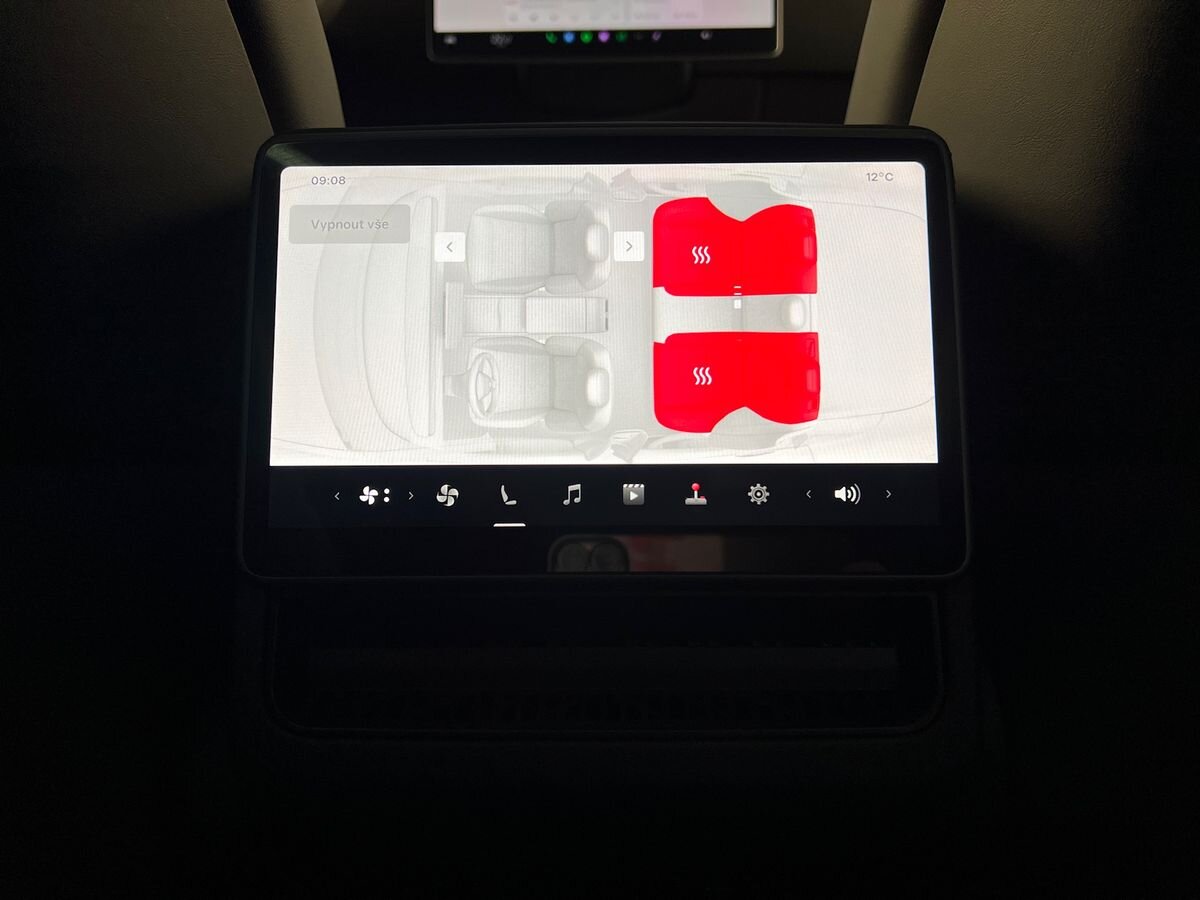 Tesla Model 3 Sedan 0,0 324 kw