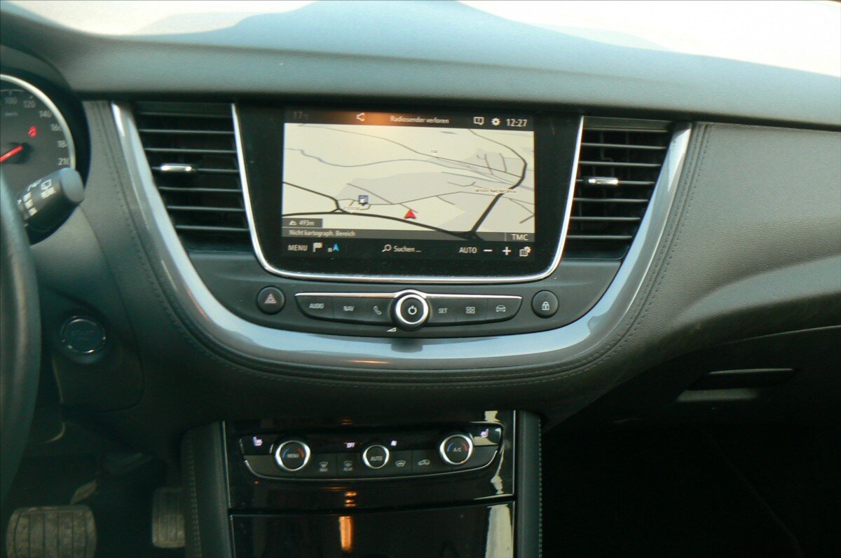 Opel Grandland X SUV / Terénní 1,2 l 96 kw