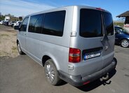 Volkswagen Caravelle MPV 2,5 l 96 kw