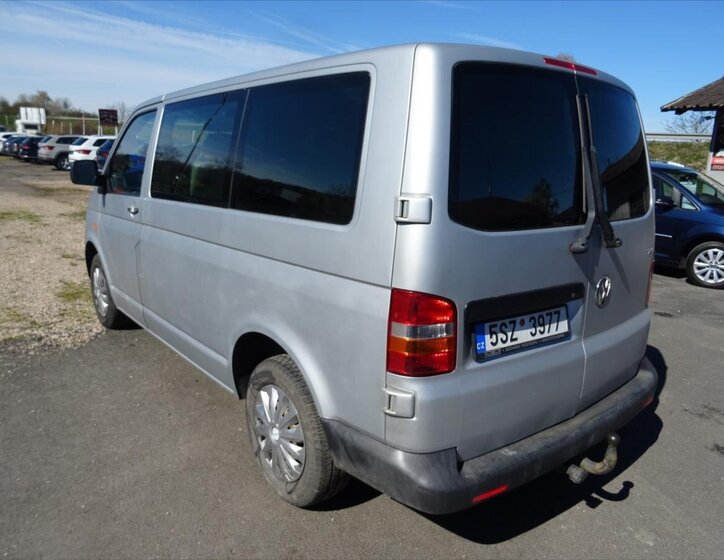 Volkswagen Caravelle MPV 2,5 l 96 kw