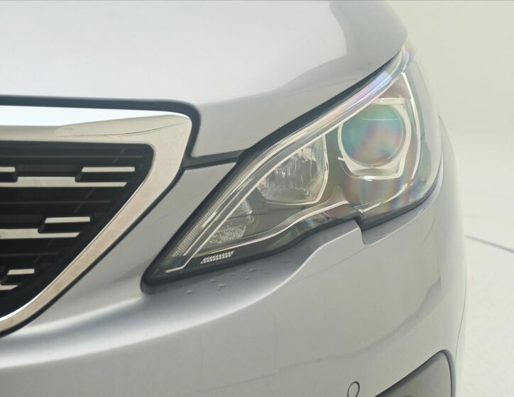 Peugeot 308 Kombi 1,5 l 96 kw
