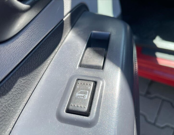 Suzuki Alto Hatchback 996,0 50 kw