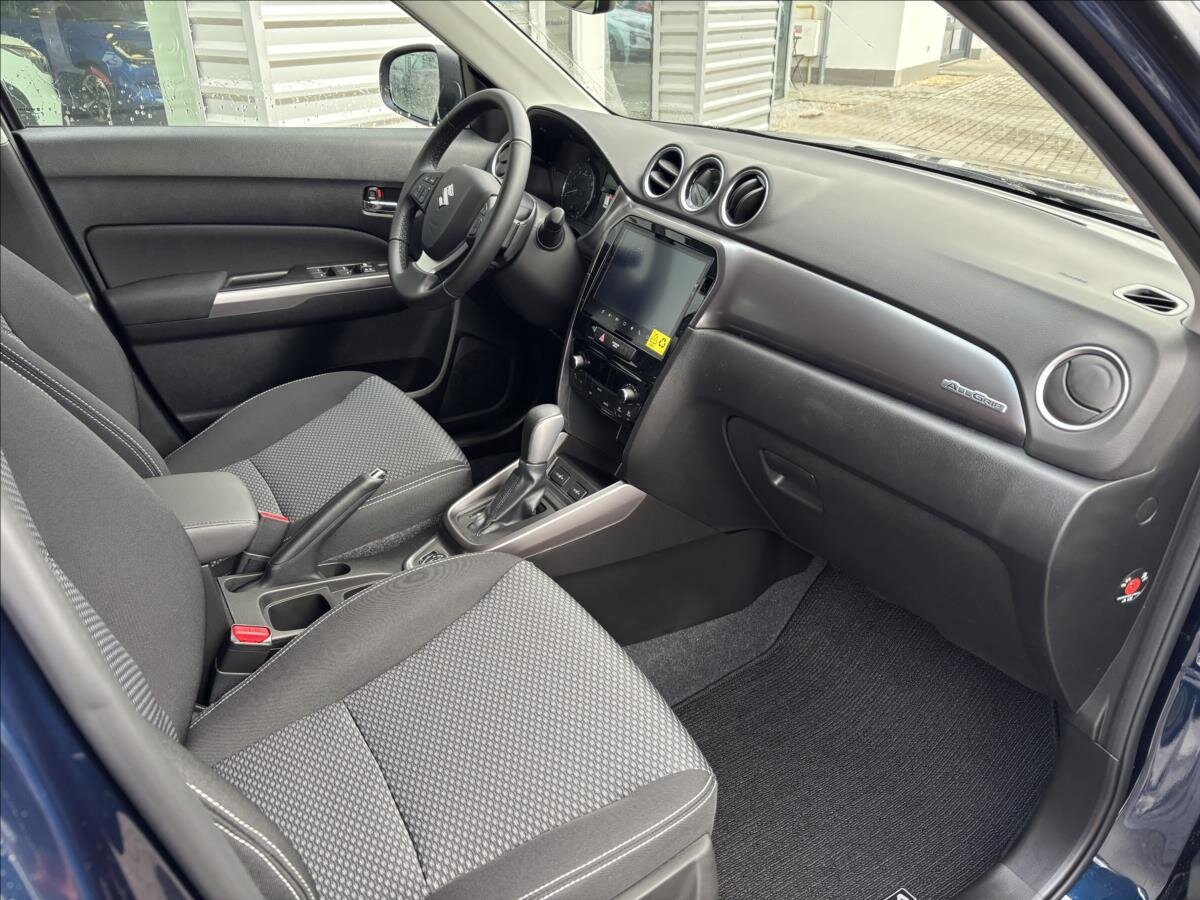 Suzuki Vitara SUV 1,4 l 81 kw