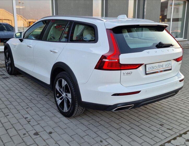 Volvo V60 Kombi 2,0 l 140 kw