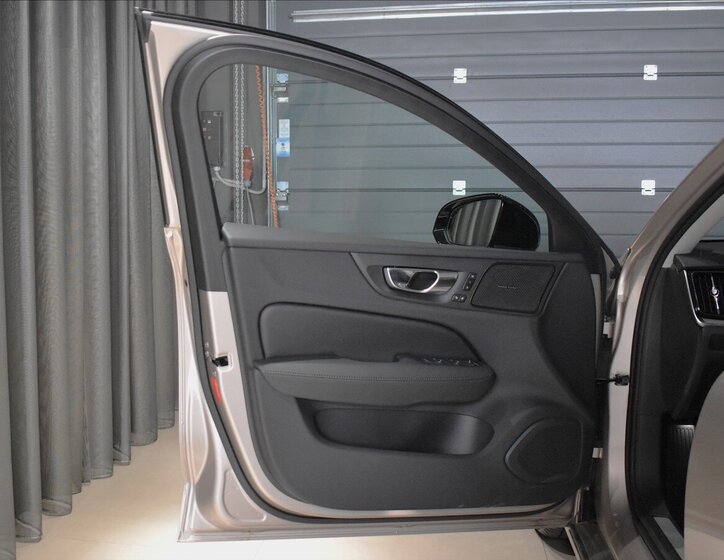 Volvo V60 Kombi 2,0 l 145 kw