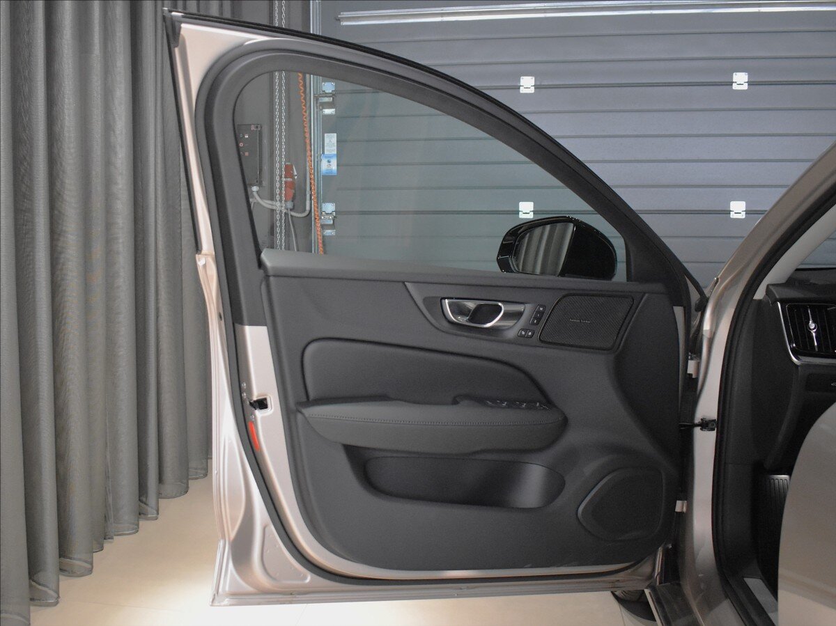 Volvo V60 Kombi 2,0 l 145 kw