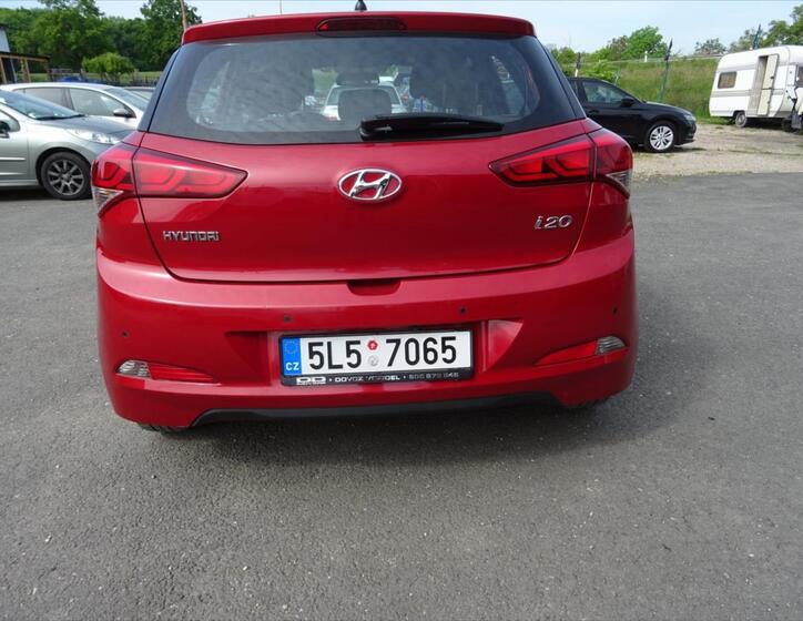 Hyundai i20 8