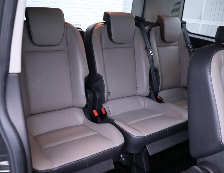 Ford Tourneo Custom MPV 2,0 l 125 kw