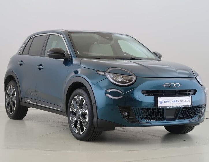 Fiat 600 SUV / Terénní 1,2 l 100 kw