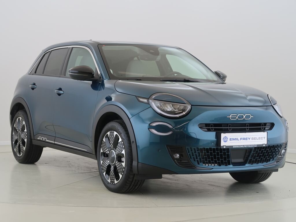 Fiat 600 SUV / Terénní 1,2 l 100 kw