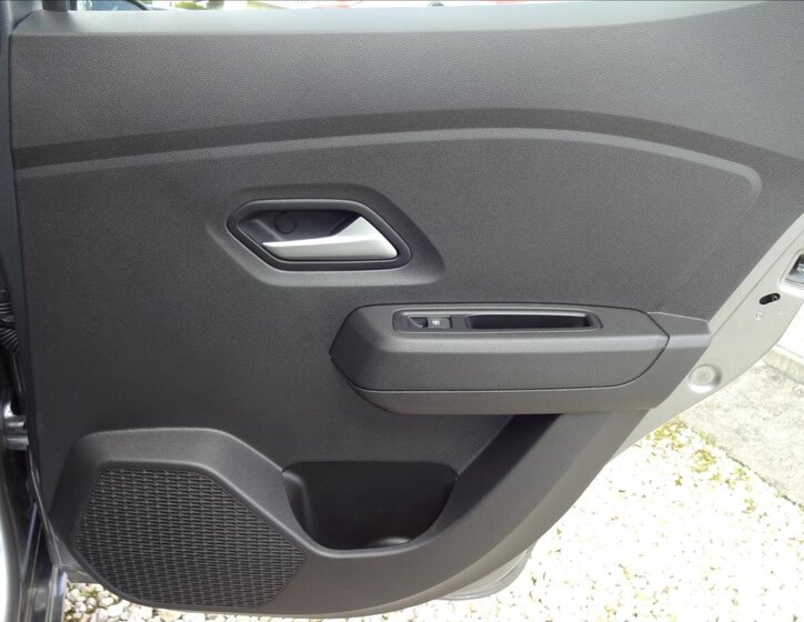 Dacia Sandero Hatchback 999,0 67 kw