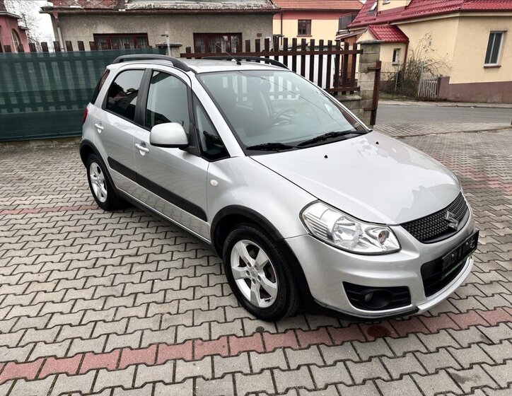 Suzuki SX4 1