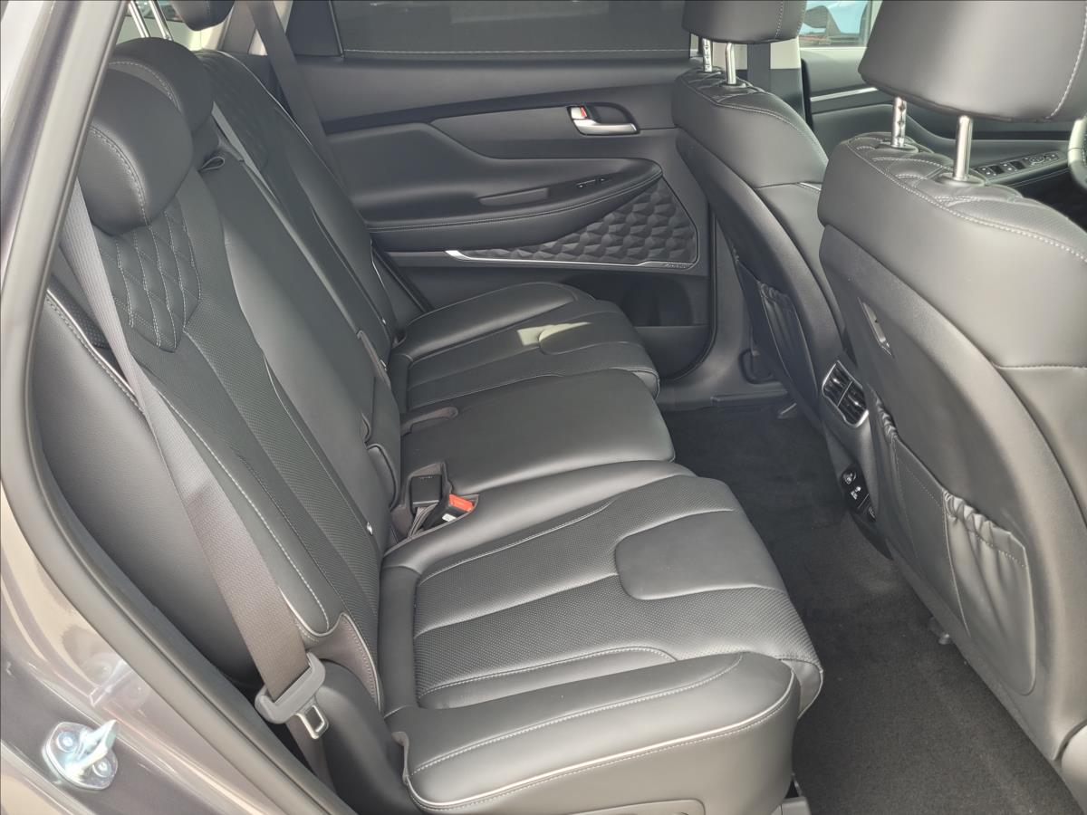 Hyundai Santa Fe SUV 1,6 l 195 kw