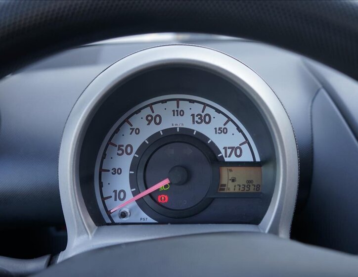 Peugeot 107 Hatchback 998,0 50 kw