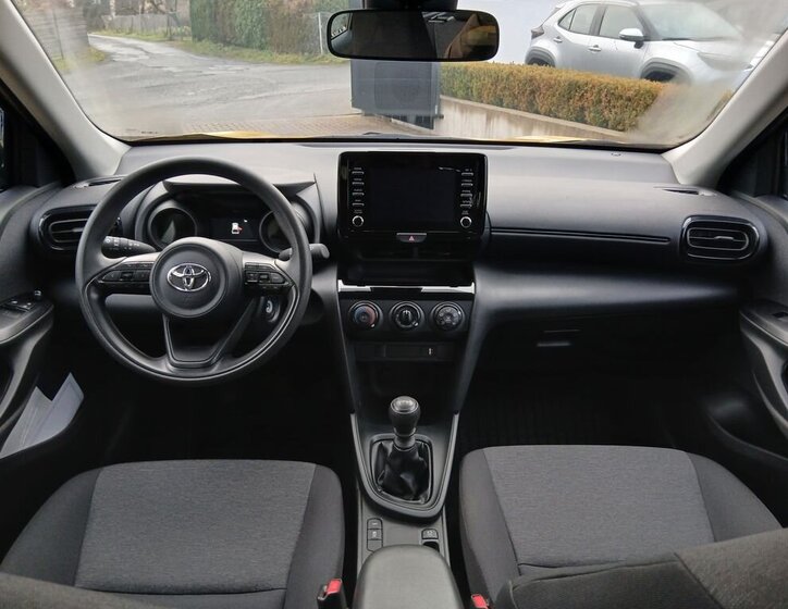 Toyota Yaris Cross 16
