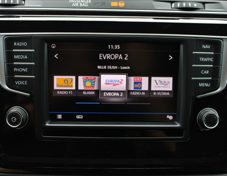 Volkswagen Touran 11