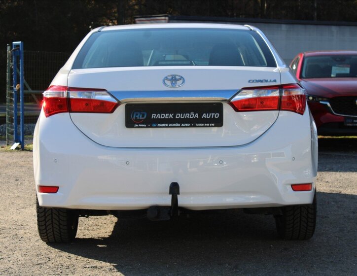 Toyota Corolla Sedan / Limuzína 1,6 l 97 kw