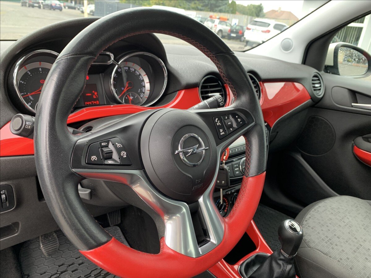 Opel Adam Hatchback 1,4 l 64 kw