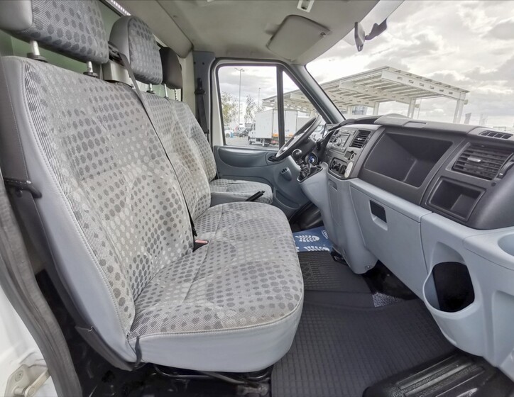 Ford Transit 7