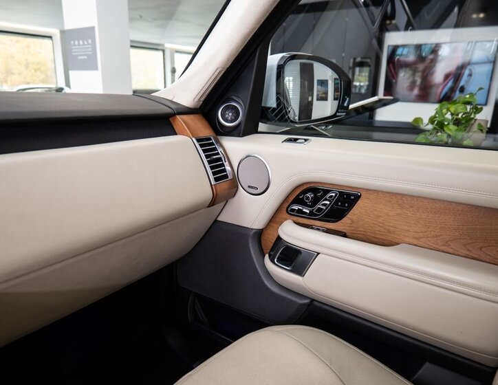 Land Rover Range Rover SUV / Terénní 4,4 l 250 kw