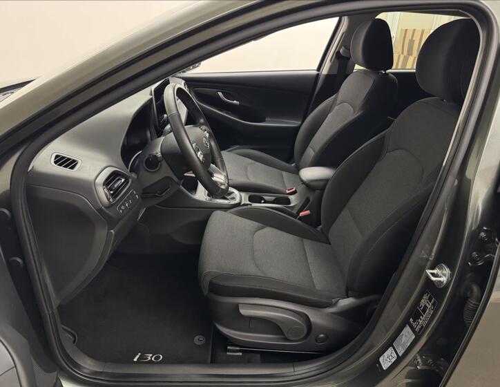 Hyundai i30 31