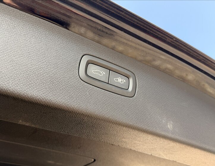 Volvo XC90 SUV / Terénní 2,0 l 173 kw