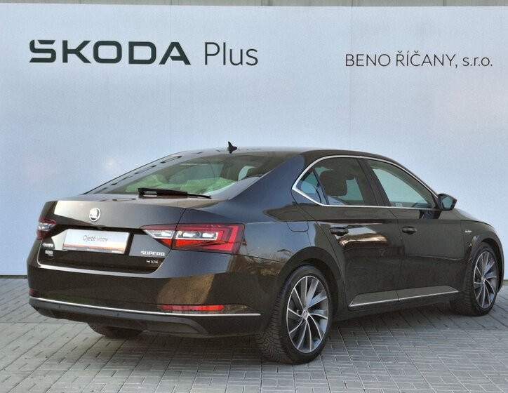 Škoda Superb Sedan / Limuzína 2,0 l 140 kw