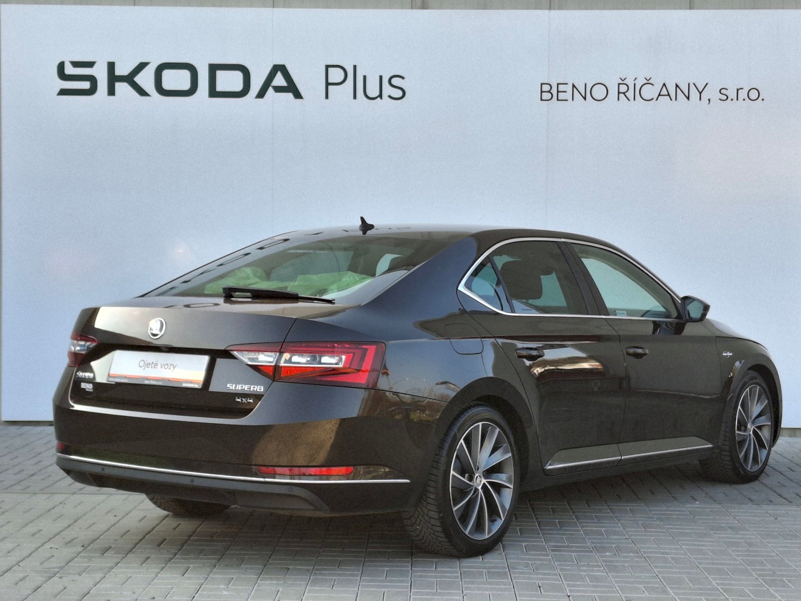 Škoda Superb Sedan / Limuzína 2,0 l 140 kw