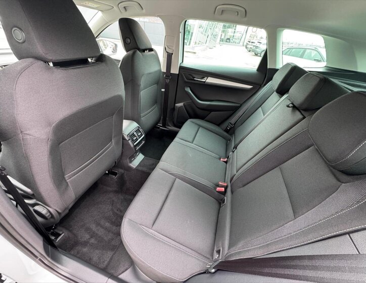 Škoda Karoq SUV 1,5 l 110 kw