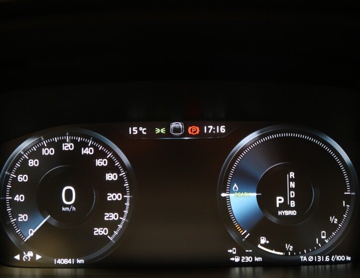 Volvo S90 Sedan / Limuzína 2,0 l 235 kw