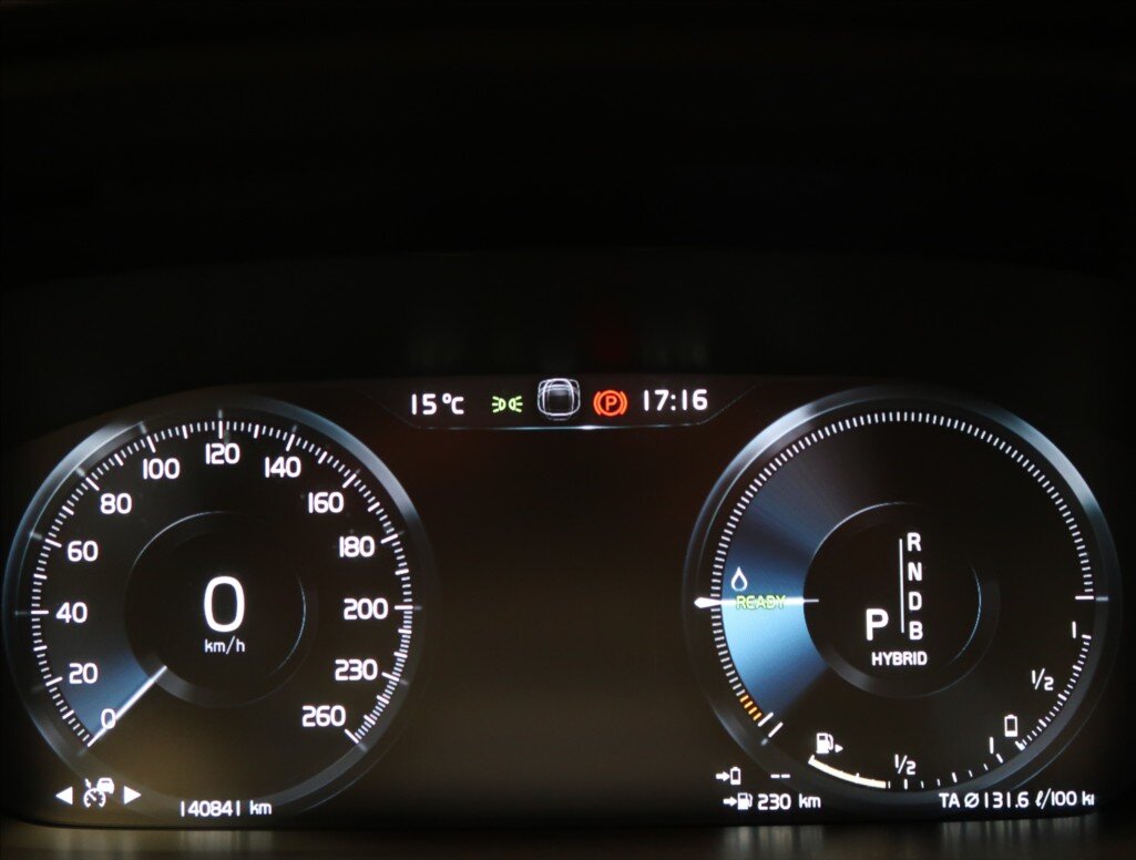 Volvo S90 Sedan / Limuzína 2,0 l 235 kw