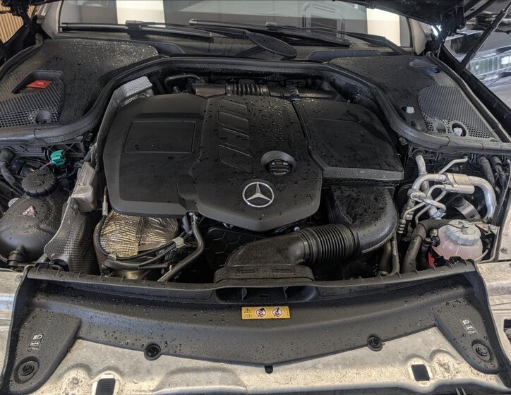 Mercedes-Benz Třídy E Kombi 2,0 l 143 kw